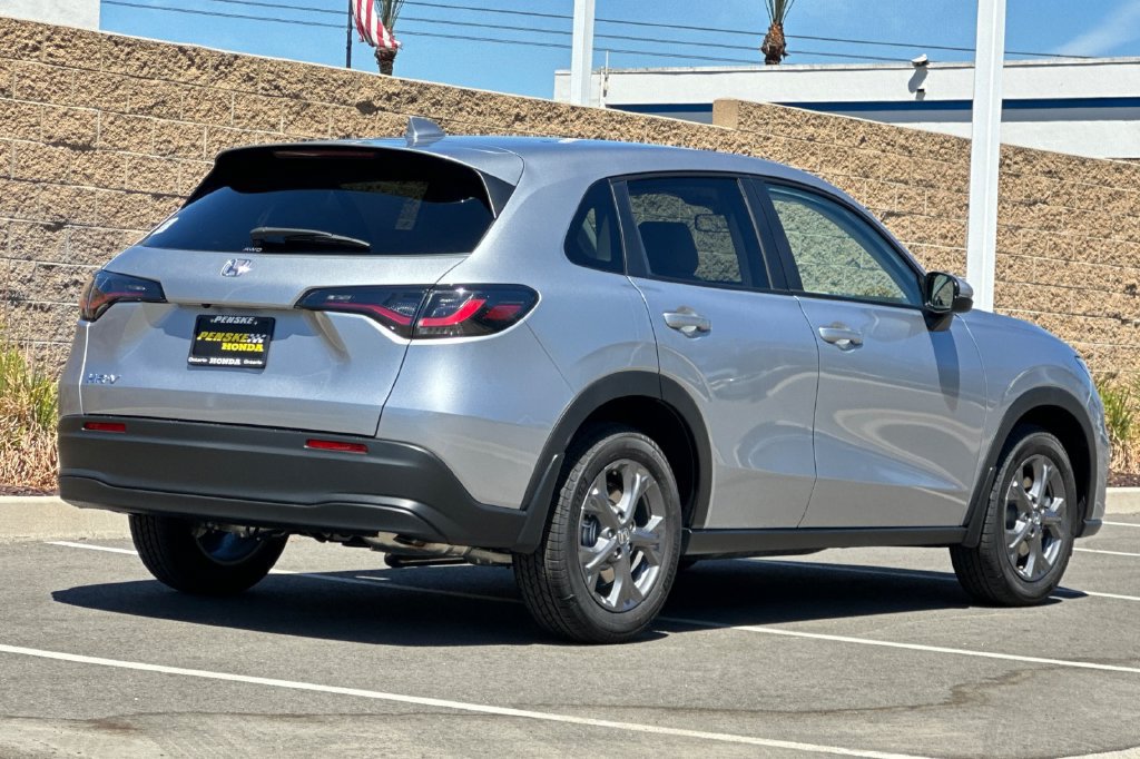 New 2027 Honda HR-V LX image 4