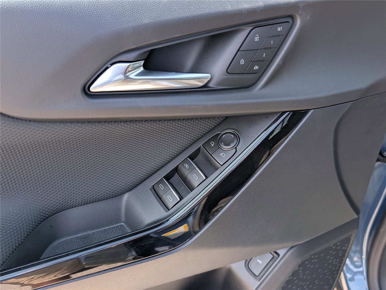 New 2026 Chevrolet Equinox RS w/ Convenience Package III image 16