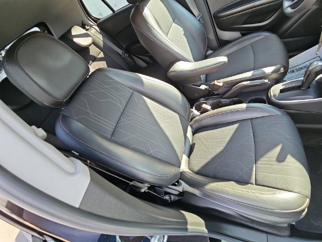 Used 2022 Chevrolet Trax LT AWD/4WD image 37