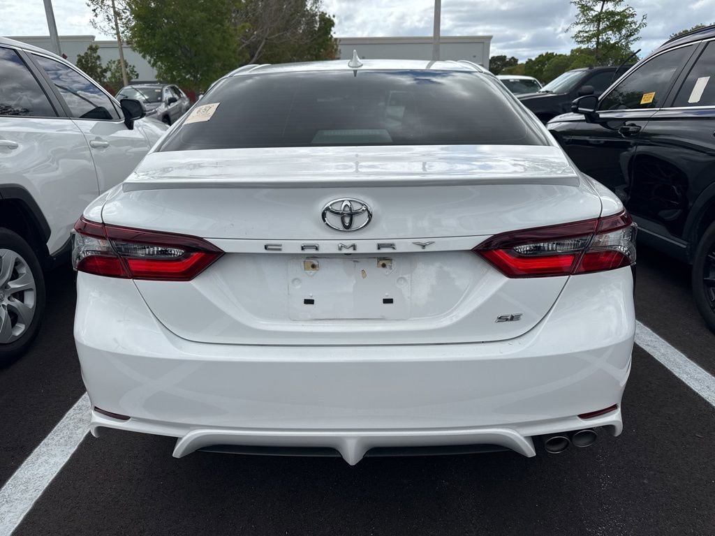 Used 2023 Toyota Camry SE image 5