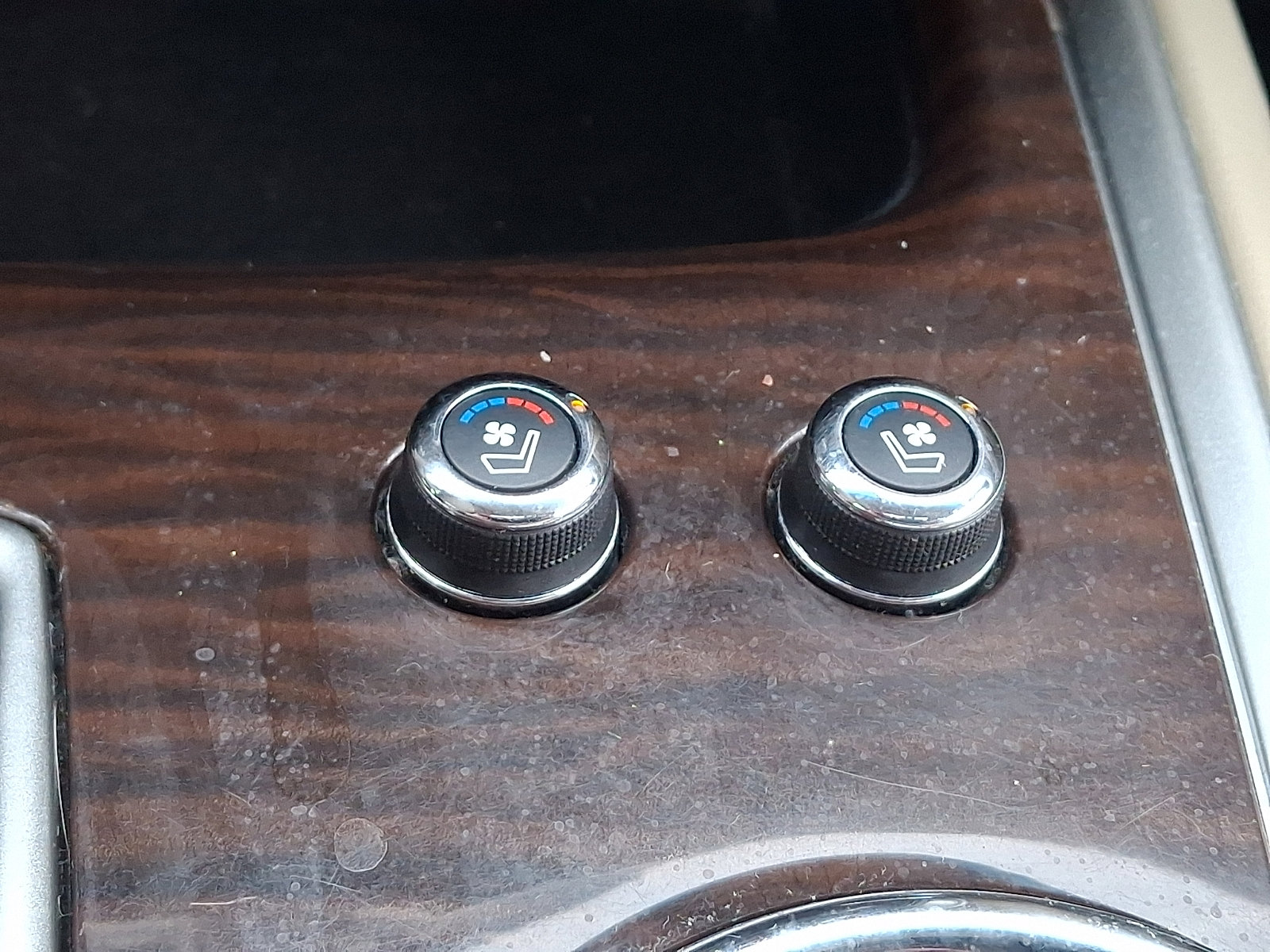 Used 2014 Nissan Pathfinder Platinum w/ Platinum Premium Package image 29