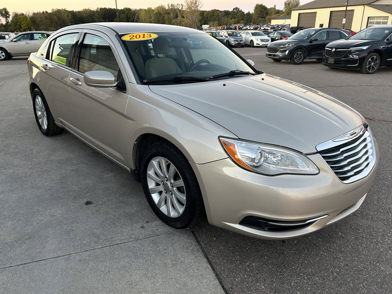 Used 2013 Chrysler 200 Touring FWD image 3