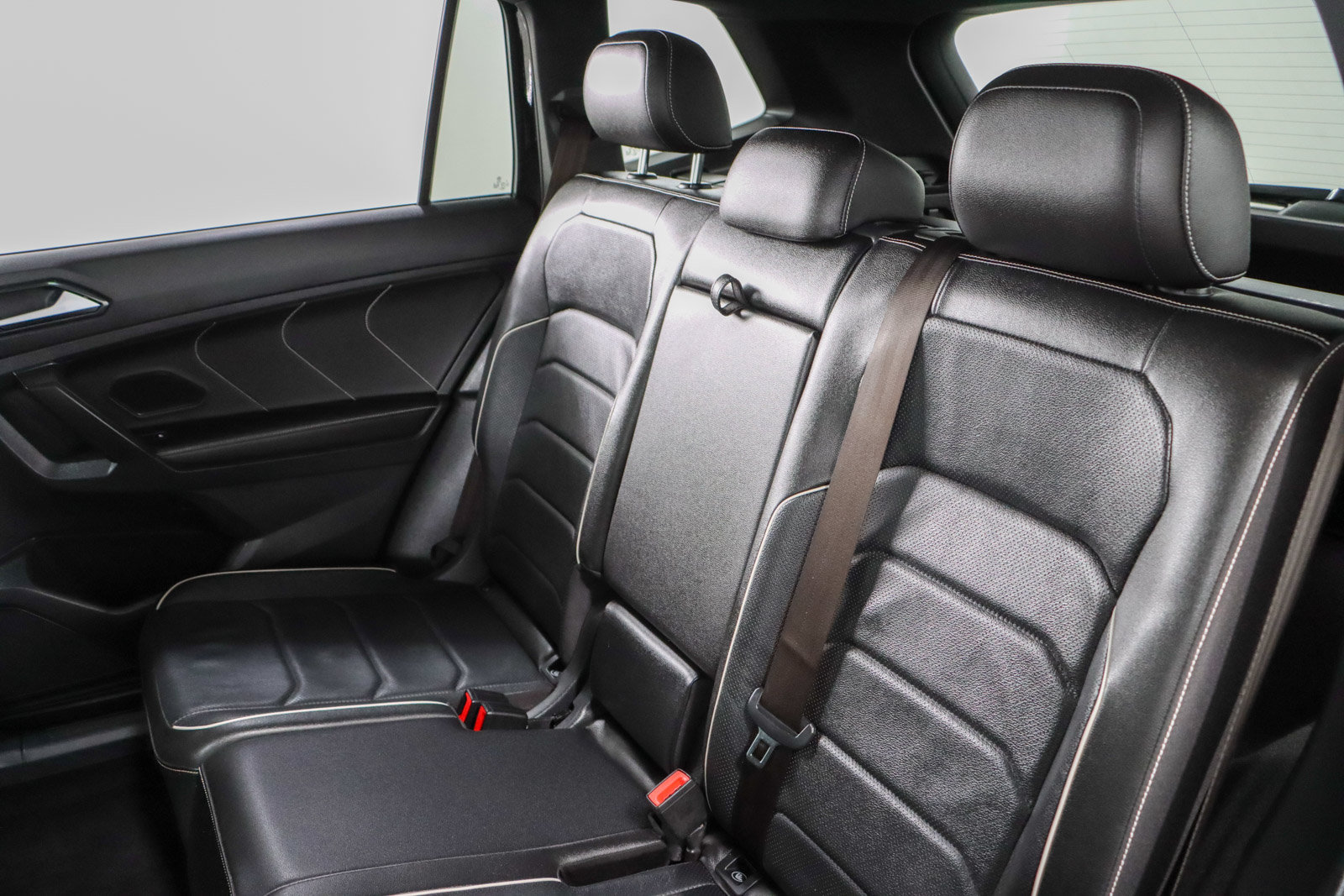 Used 2022 Volkswagen Tiguan SEL R-Line AWD/4WD image 27