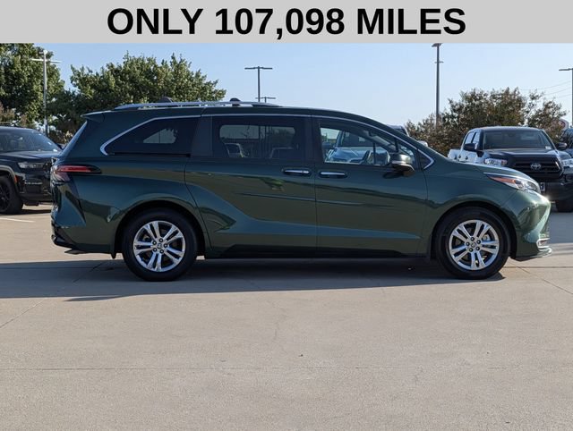Used 2022 Toyota Sienna Platinum AWD/4WD image 4