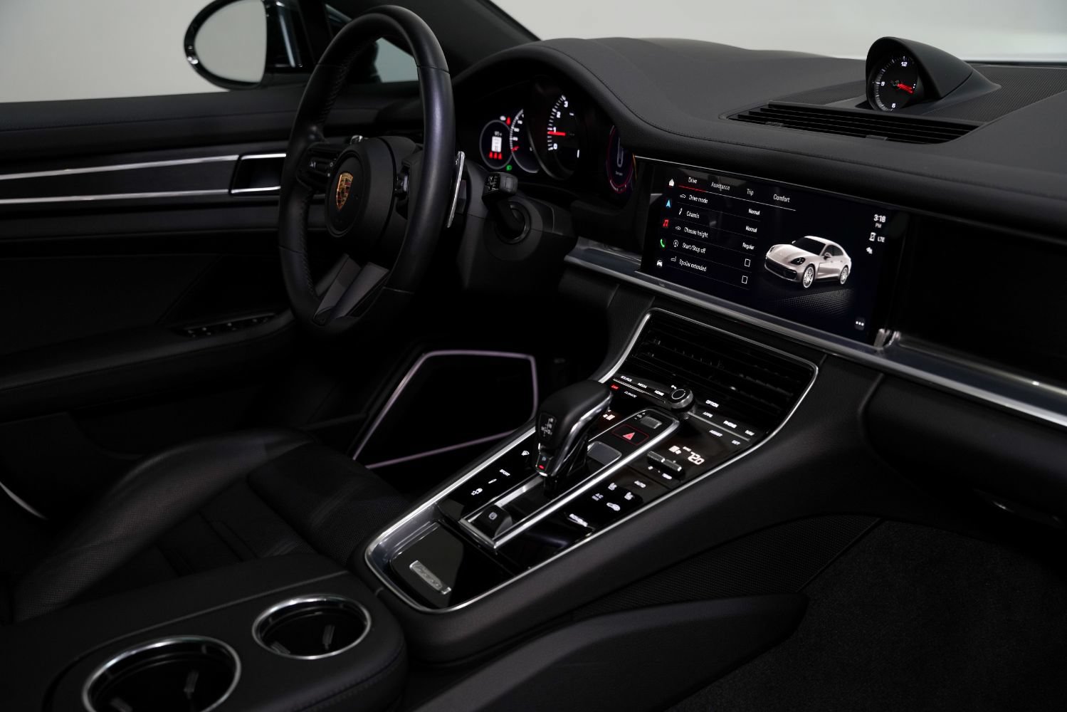 Used 2023 Porsche Panamera 4 Platinum Edition AWD/4WD image 27