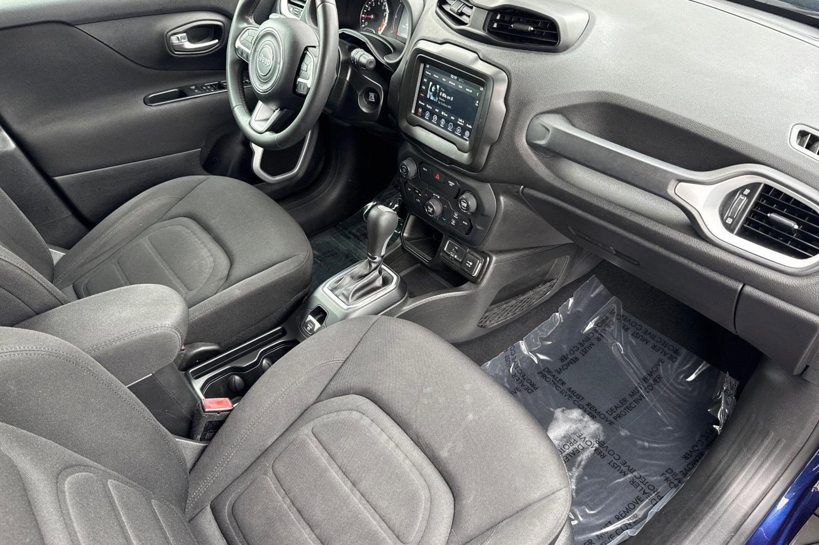 Used 2018 Jeep Renegade Latitude FWD image 31