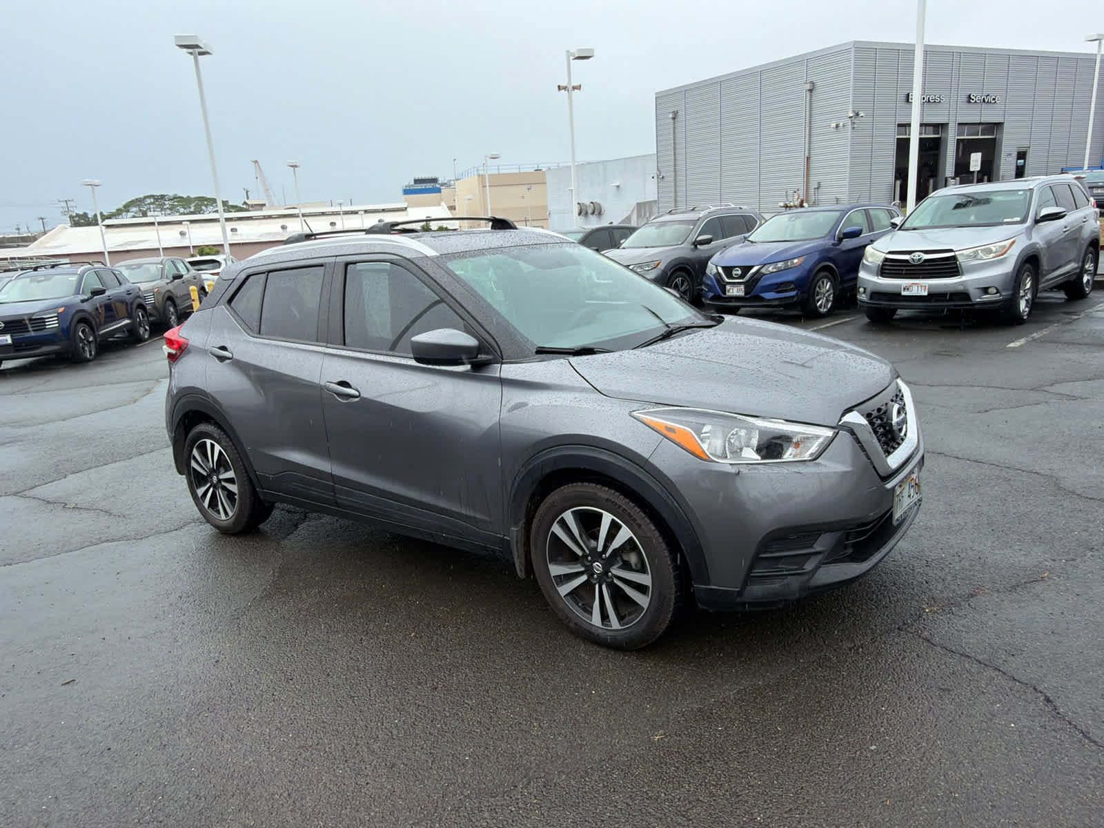 Used 2018 Nissan Kicks SV image 2