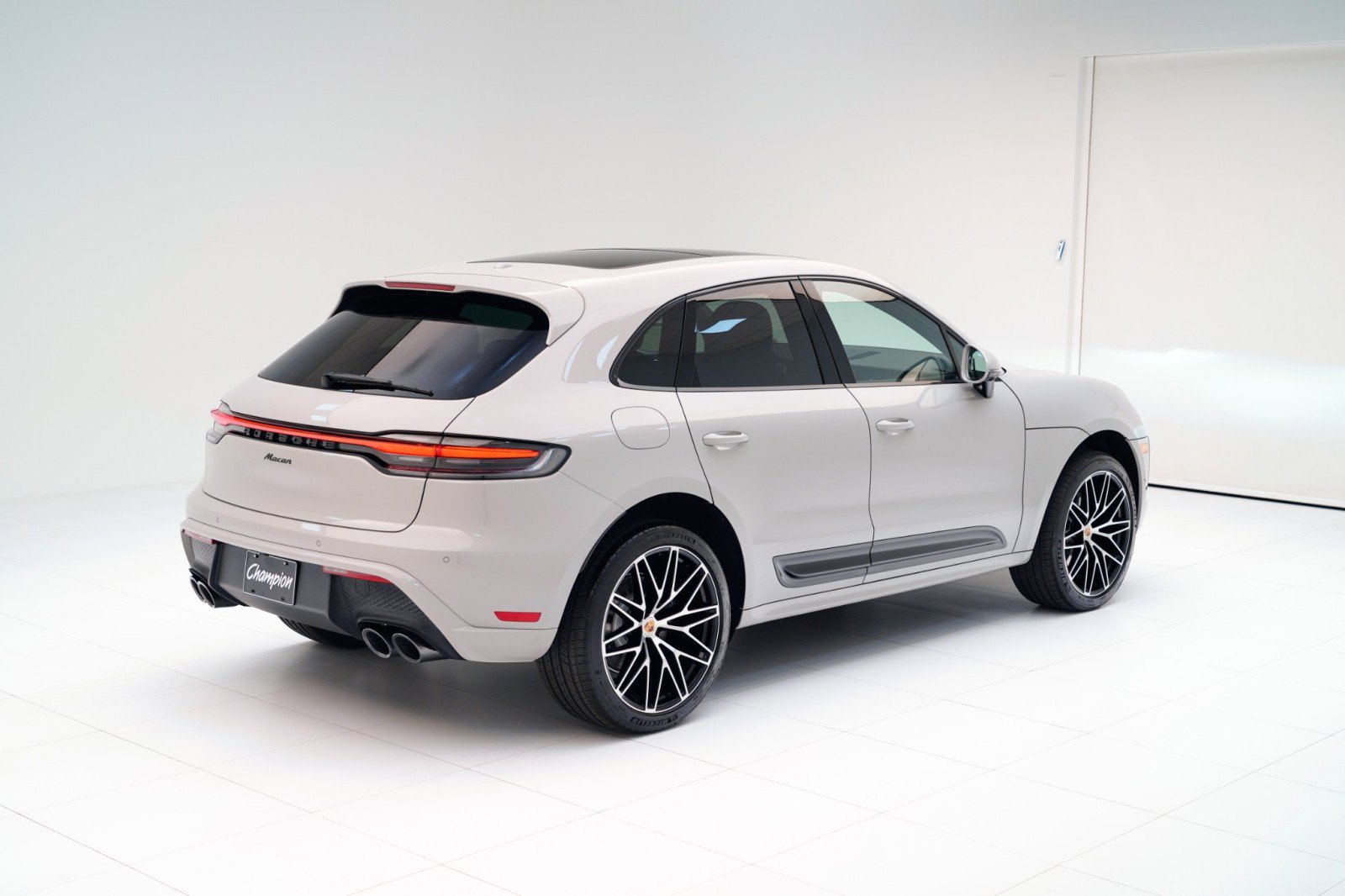 New 2026 Porsche Macan image 9