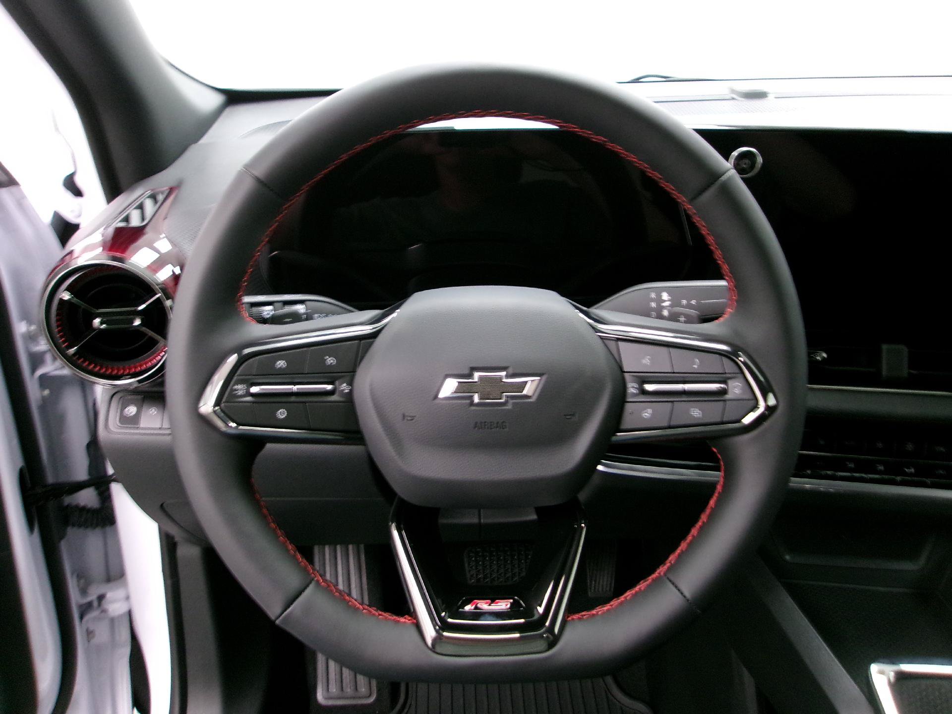 New 2027 Chevrolet Equinox RS w/ Safety and Technology Package FWD image 8