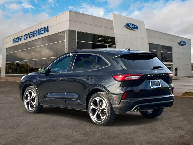 Certified 2023 Ford Escape ST-Line Elite w/ Premium Technology Package AWD/4WD image 3