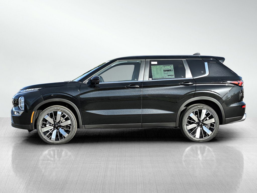 New 2025 Mitsubishi Outlander SE image 4