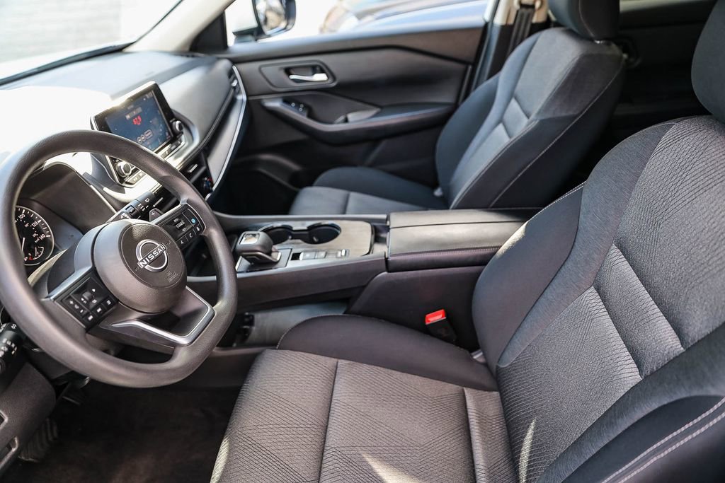 Used 2024 Nissan Rogue SV FWD image 13