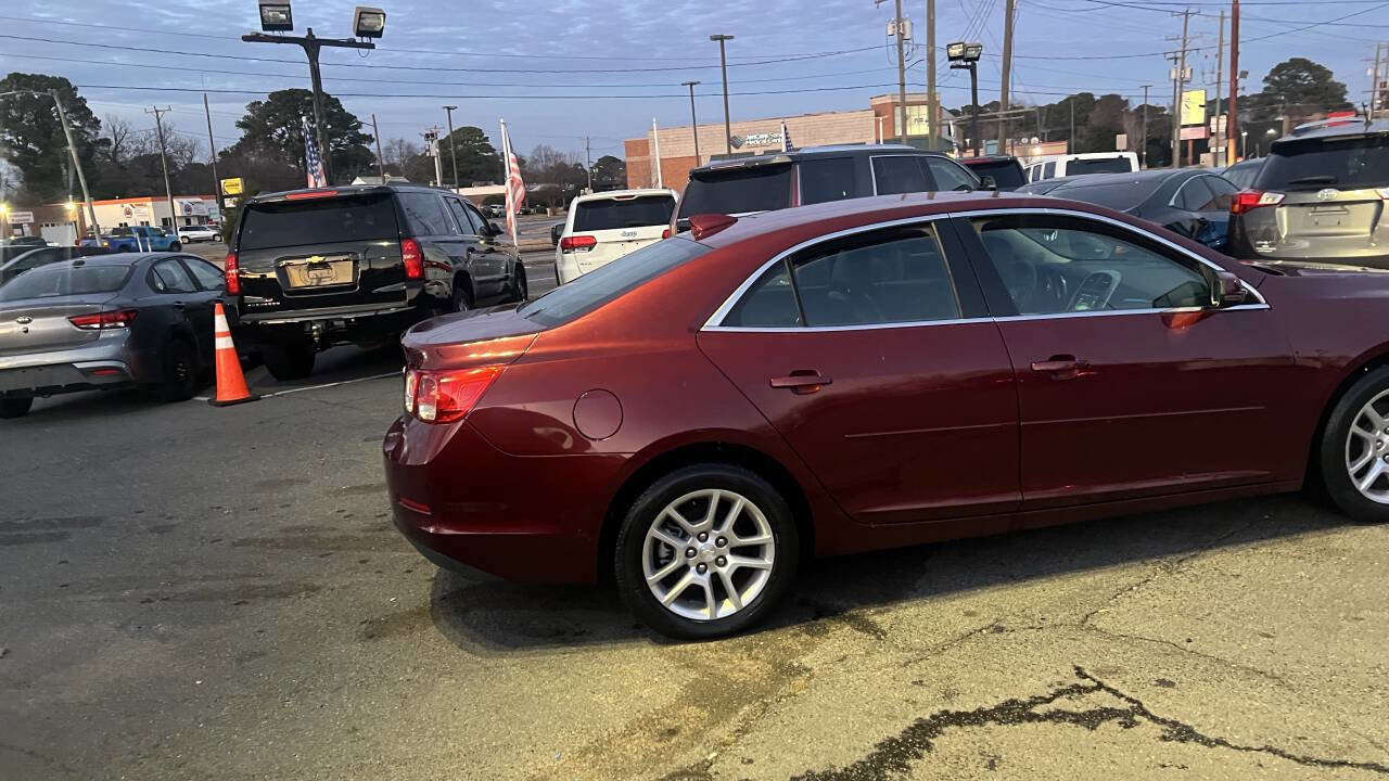 Used 2016 Chevrolet Malibu LT w/ Power Convenience Package image 8
