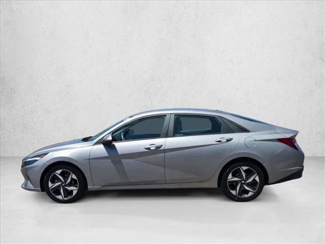 Used 2023 Hyundai Elantra SEL w/ Convenience Package FWD image 5
