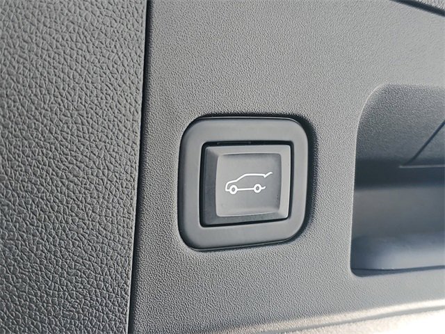 Certified 2023 Cadillac XT4 Premium Luxury w/ Cold Weather Package image 10