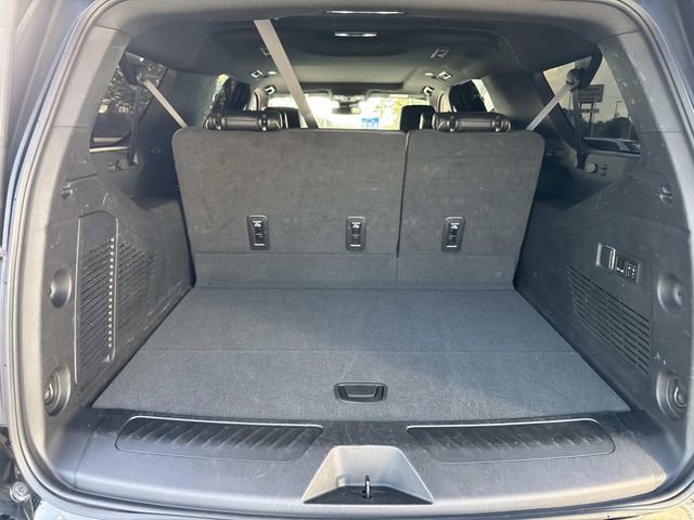 Used 2023 GMC Yukon XL SLT w/ SLT Premium Package image 12