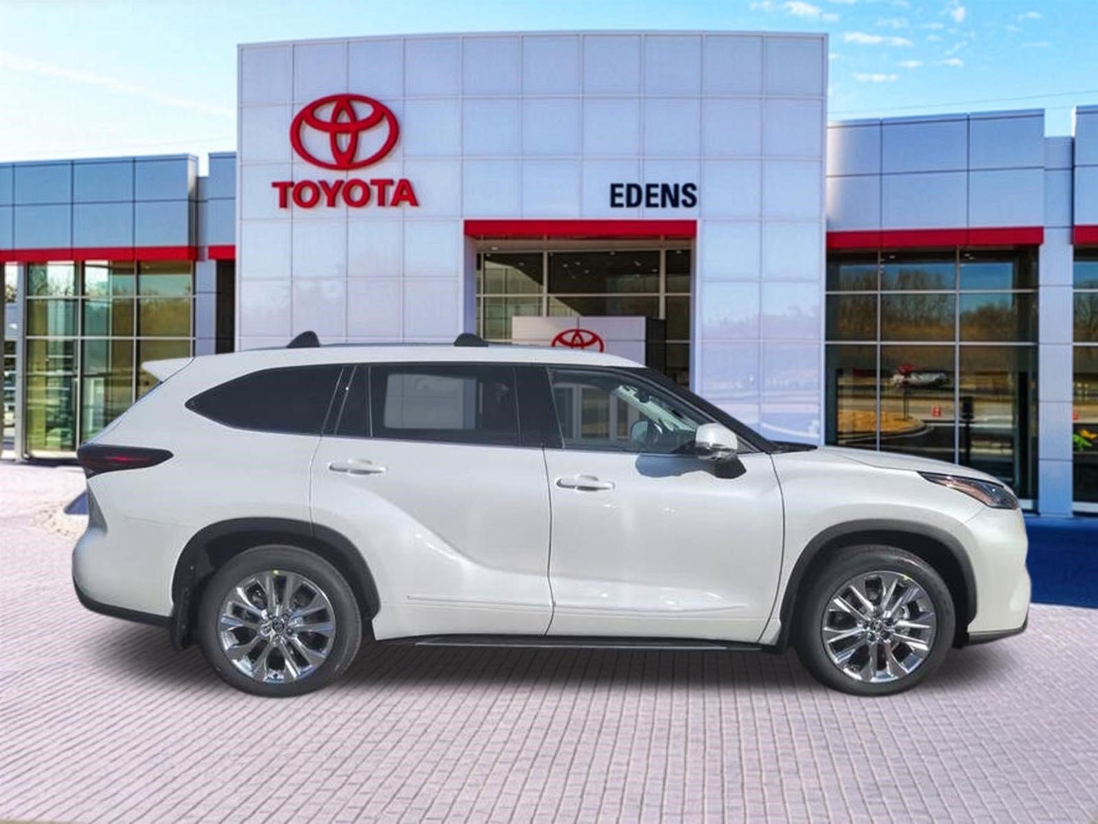 New 2026 Toyota Highlander Limited AWD/4WD image 2