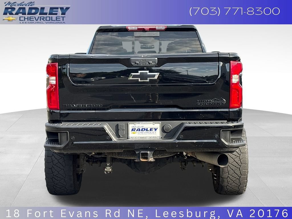 Used 2024 Chevrolet Silverado 3500 High Country w/ Midnight Edition AWD/4WD image 4