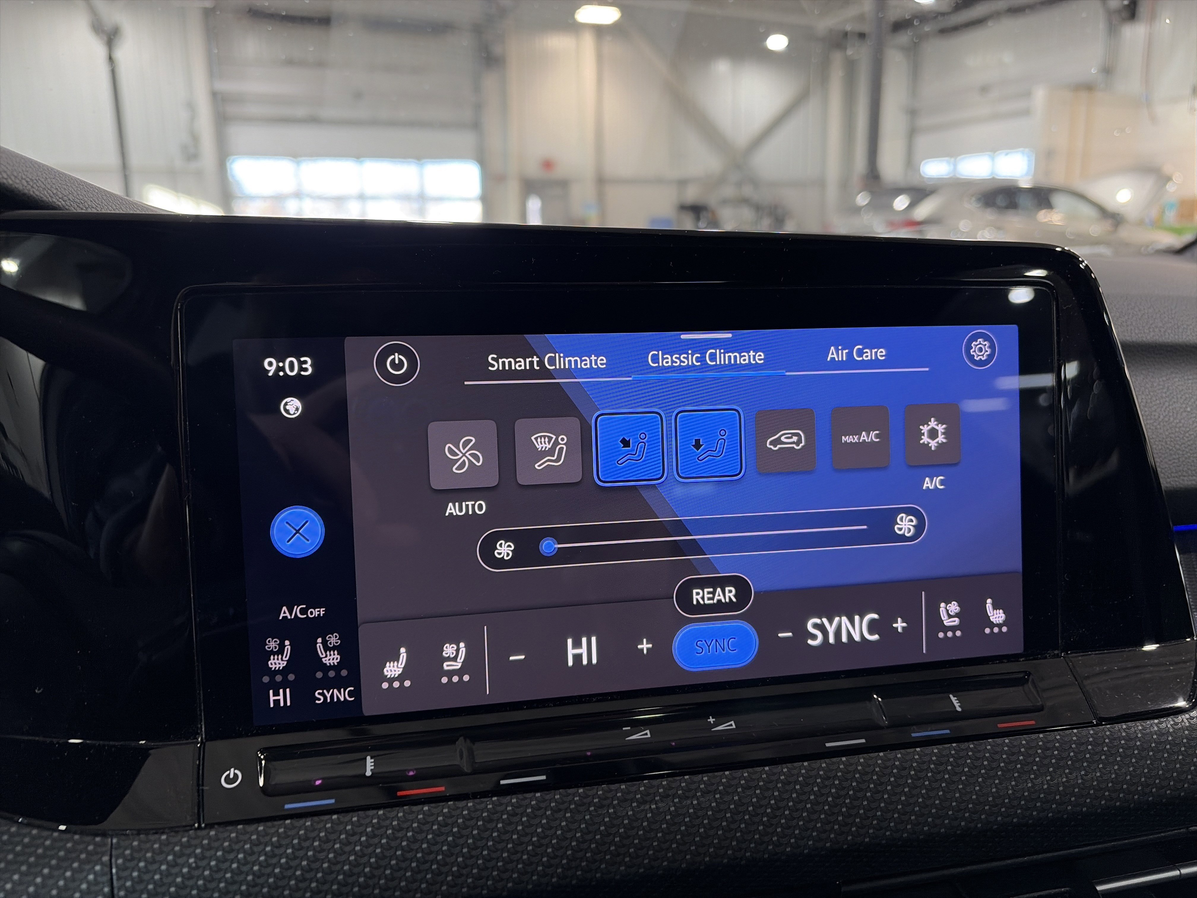 Certified 2024 Volkswagen Golf R image 31