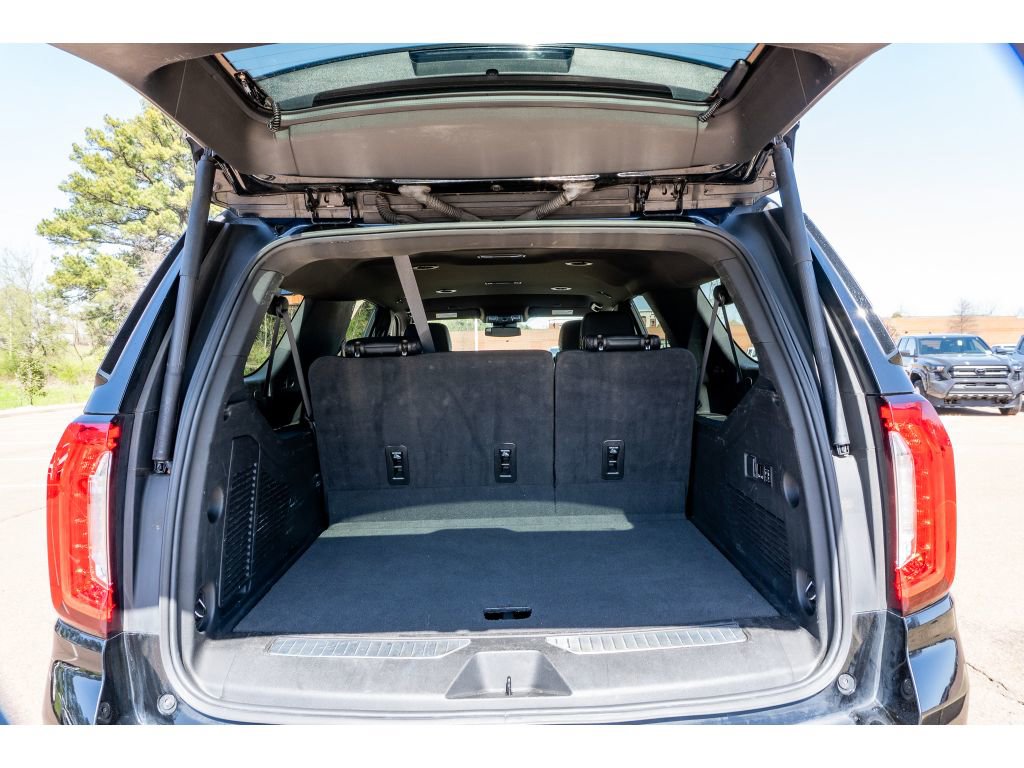 Used 2024 GMC Yukon XL Denali AWD/4WD image 15