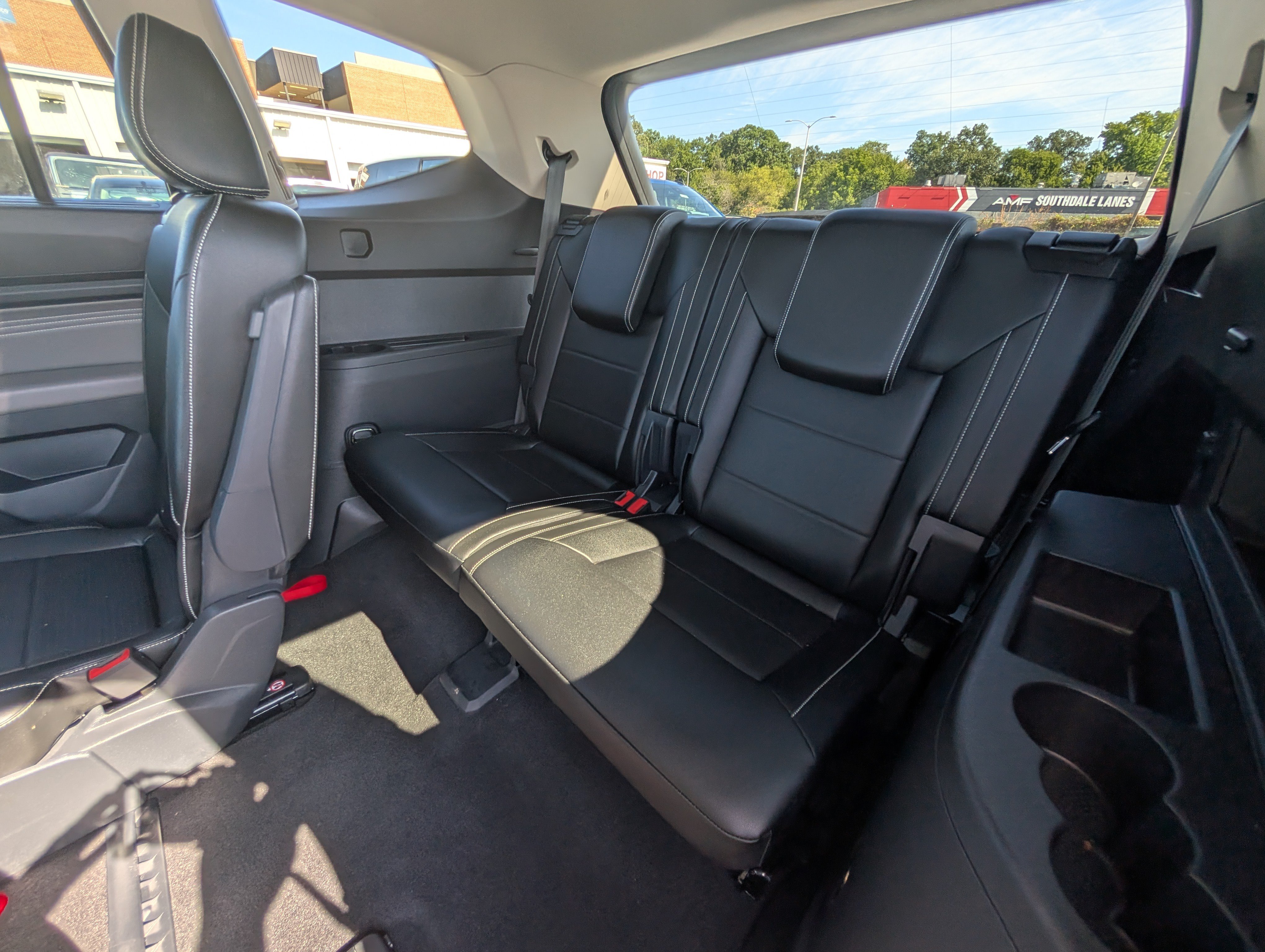 Used 2023 Volkswagen Atlas SE AWD/4WD image 15