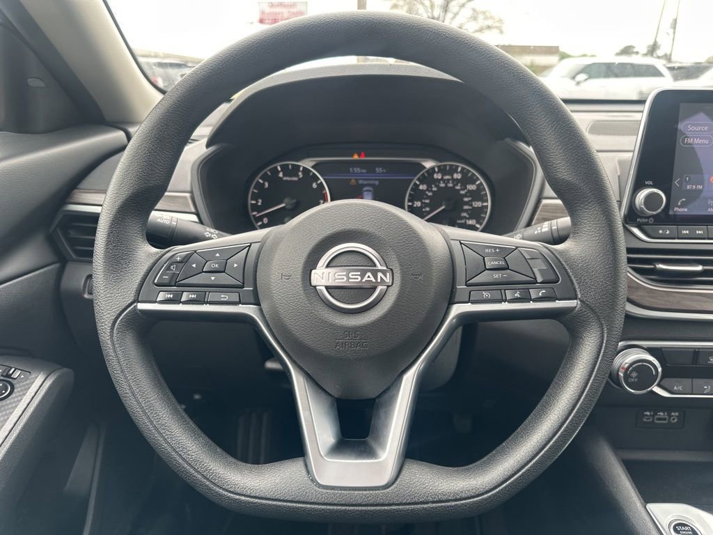 Used 2025 Nissan Altima 2.5 SV AWD/4WD image 23