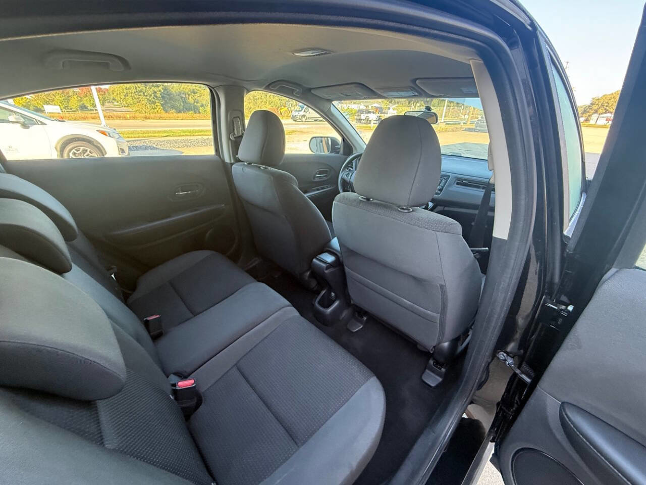 Used 2020 Honda HR-V LX image 18