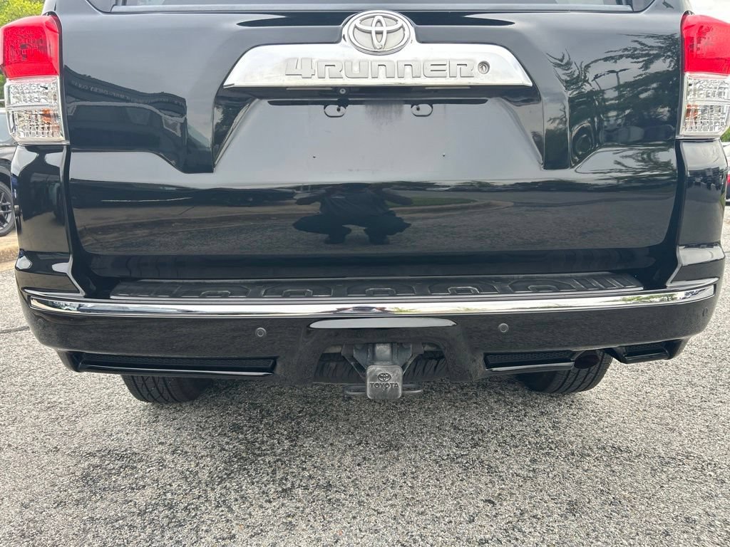 Used 2011 Toyota 4Runner SR5 AWD/4WD image 11