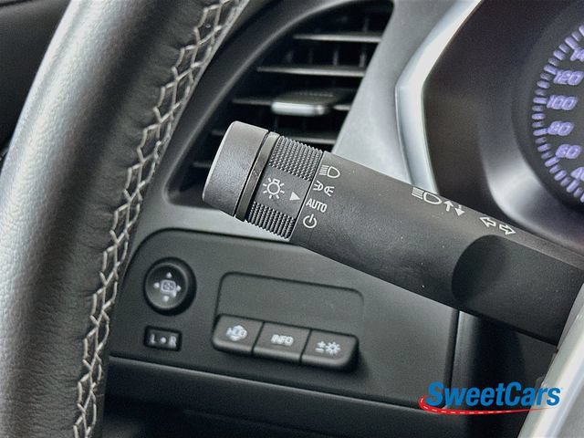 Used 2015 Chevrolet Corvette Z06 w/ 3LZ Preferred Equipment Group RWD image 16