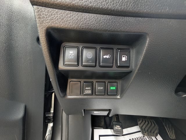 Used 2019 Nissan Rogue SV AWD/4WD image 14