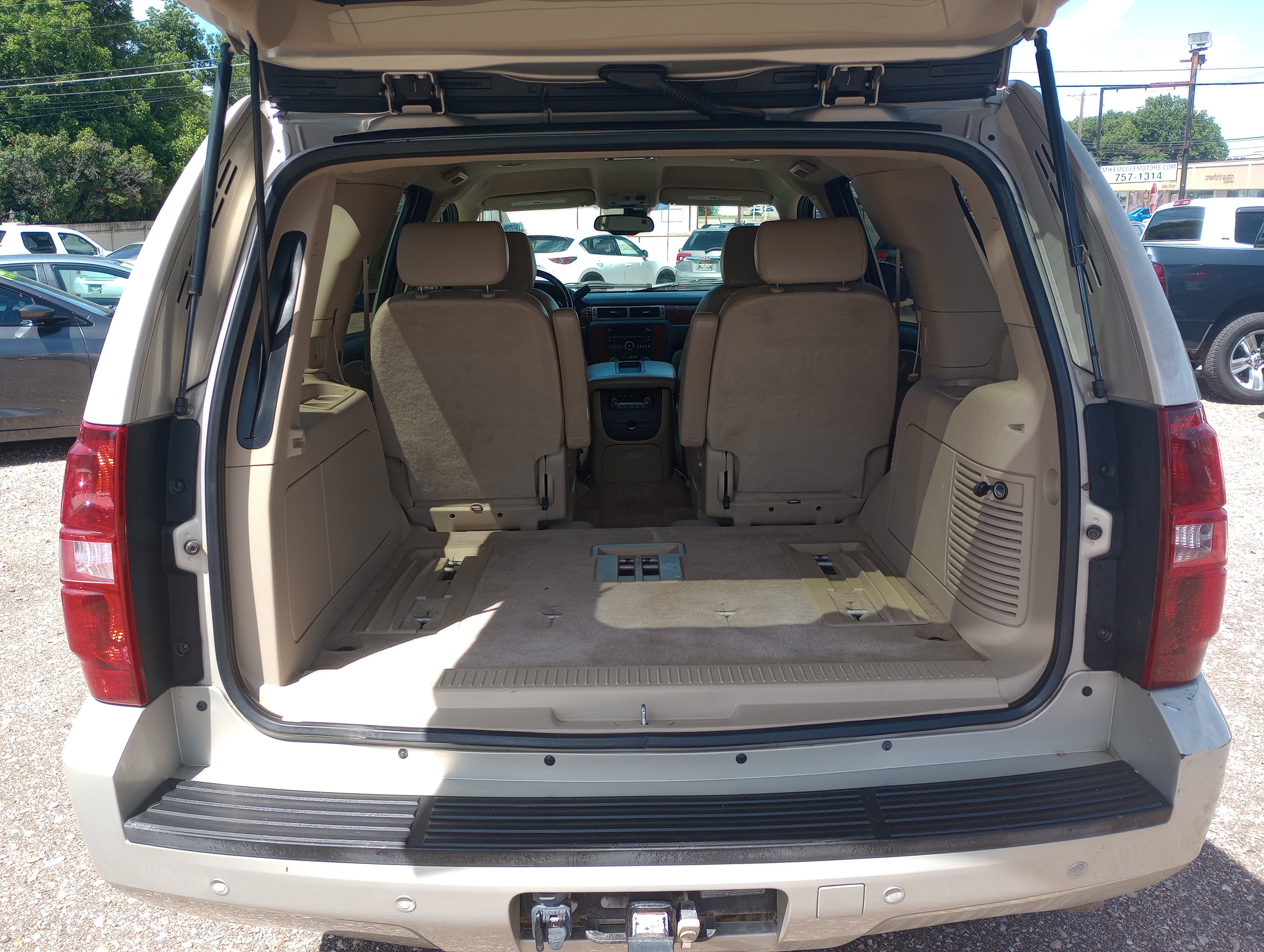 Used 2008 Chevrolet Tahoe LTZ w/ LTZ Preferred Equipment Group RWD image 13