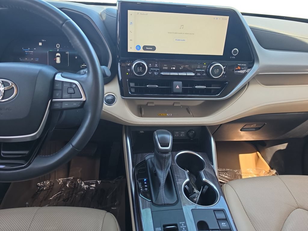 Used 2023 Toyota Highlander Platinum FWD image 14