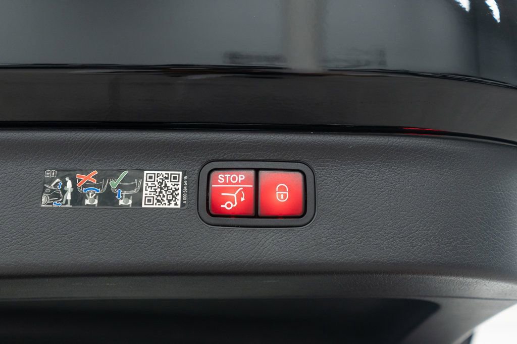 Used 2023 Mercedes-Benz EQS 580 4MATIC SUV w/ Exclusive Trim Package image 39