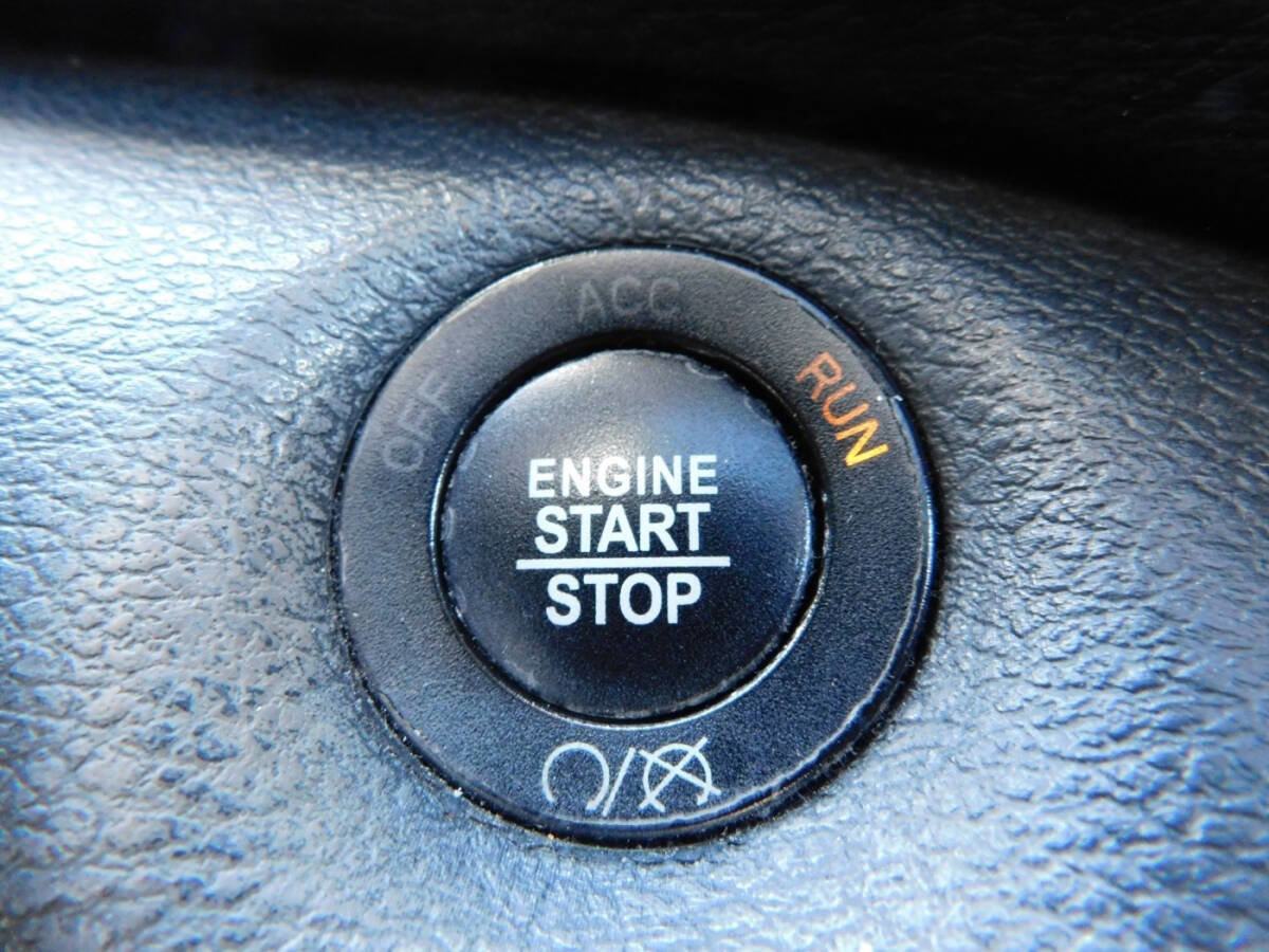 Used 2017 Jeep Cherokee Trailhawk image 15