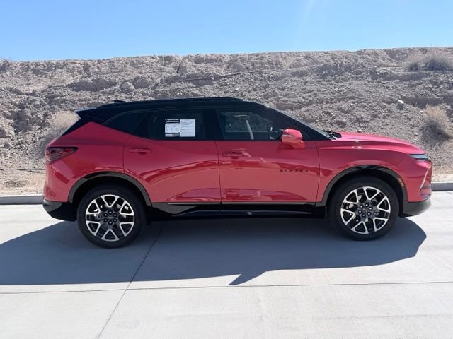 Used 2025 Chevrolet Blazer RS w/ Driver Confidence II Package FWD image 4