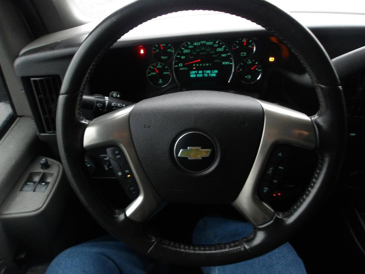 Used 2018 Chevrolet Express 3500 LT w/ LT Preferred Equipment Group RWD image 13