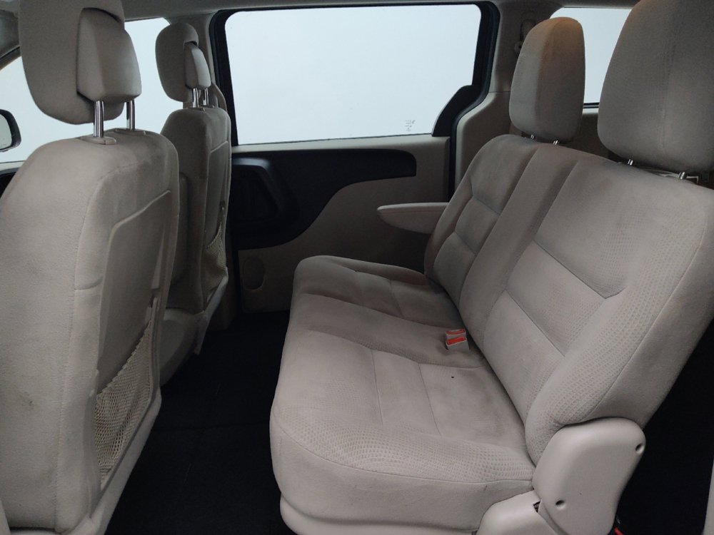 Used 2016 Dodge Grand Caravan American Value Package w/ UConnect Hands-Free Group FWD image 18