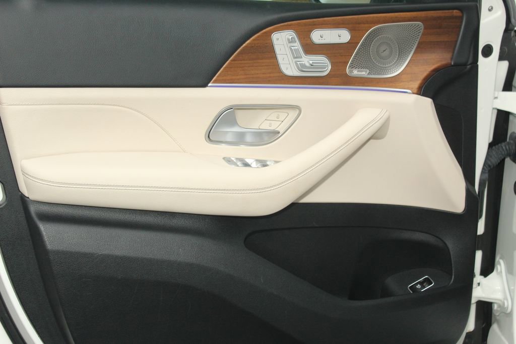 Used 2023 Mercedes-Benz GLE 350 4MATIC w/ AMG Line Exterior image 23