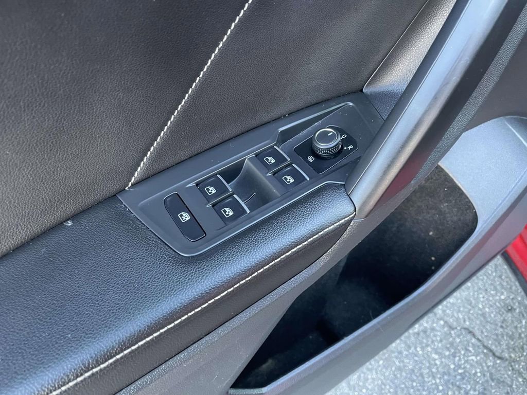 Used 2022 Volkswagen Tiguan SE image 29