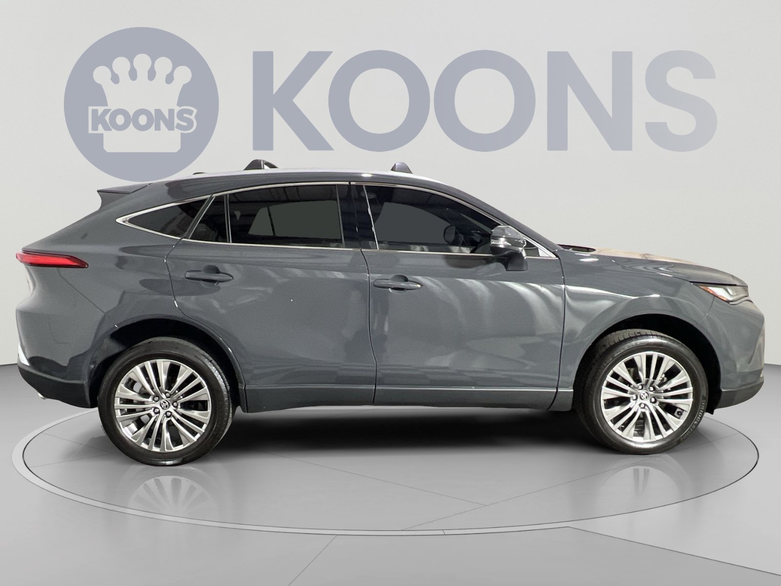 Used 2024 Toyota Venza XLE AWD/4WD image 8