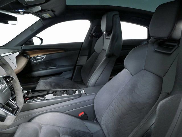 Used 2023 Audi e-tron GT Prestige w/ Prestige Package image 5