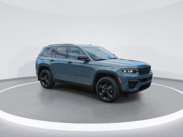 New 2026 Jeep Grand Cherokee Limited w/ Limited Altitude Package AWD/4WD image 2