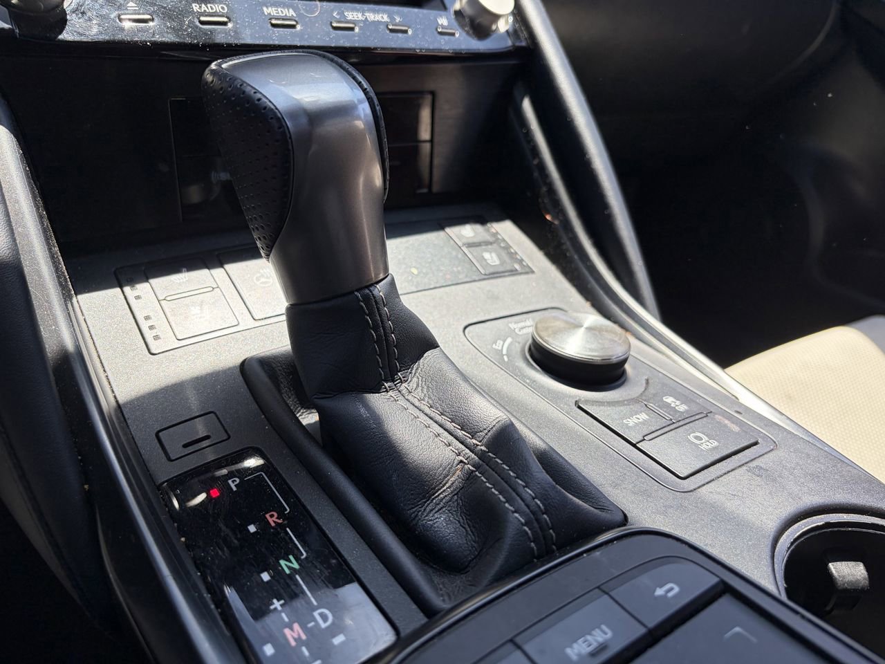 Used 2022 Lexus IS 500 RWD image 9