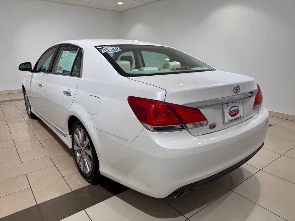 Used 2012 Toyota Avalon Limited FWD image 3