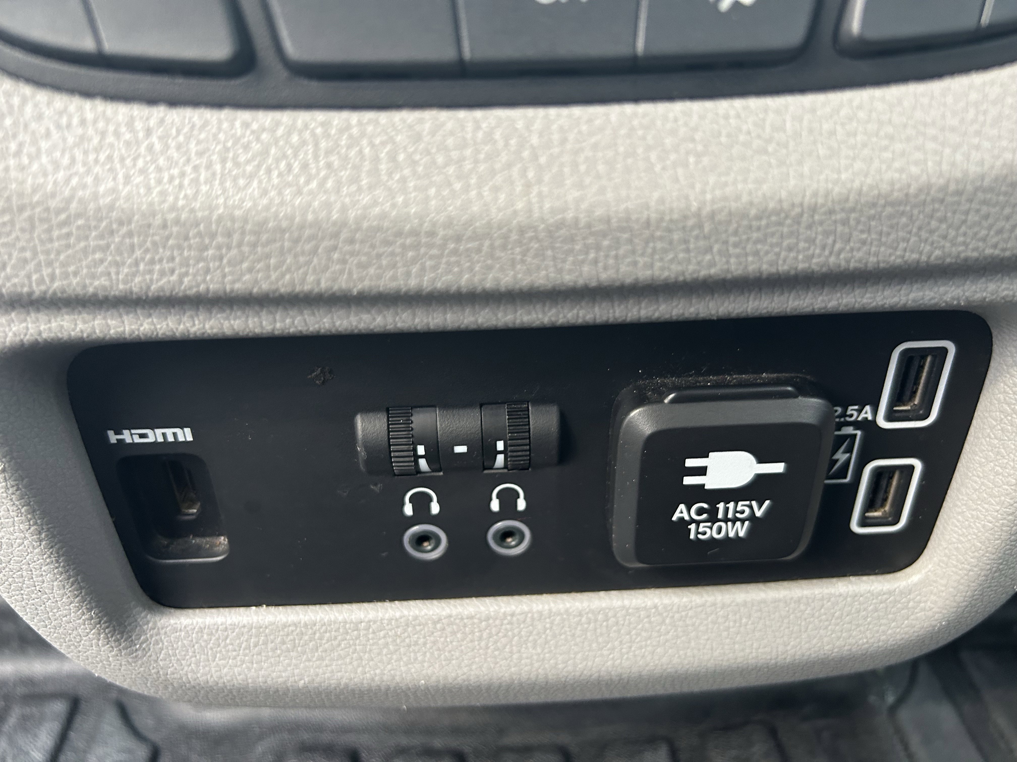 Used 2019 Honda Pilot Touring image 24