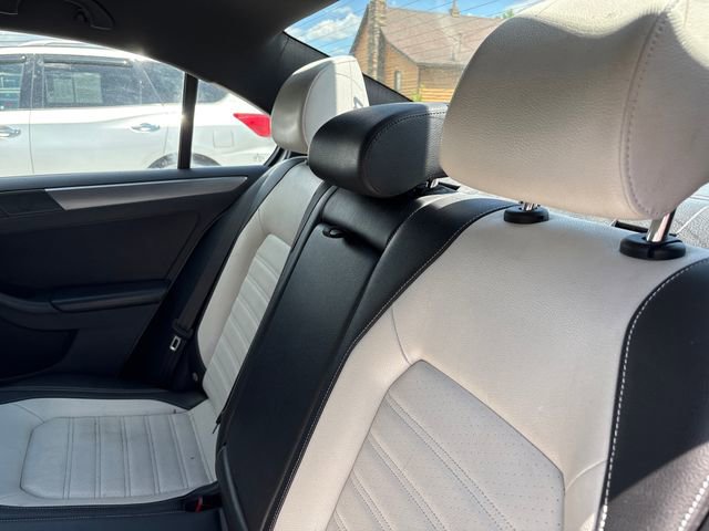 Used 2017 Volkswagen Jetta Sport FWD image 11
