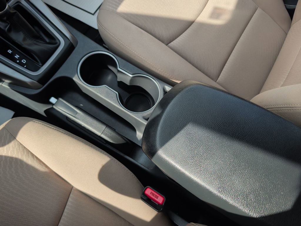 Used 2016 Hyundai Elantra SE FWD image 16