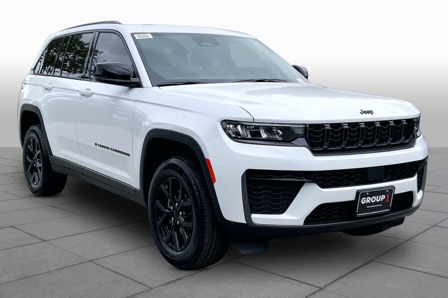 New 2026 Jeep Grand Cherokee Altitude RWD image 2