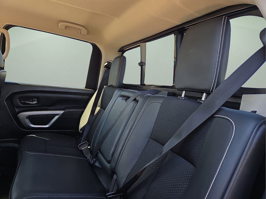 Used 2018 Nissan Titan PRO-4X image 19