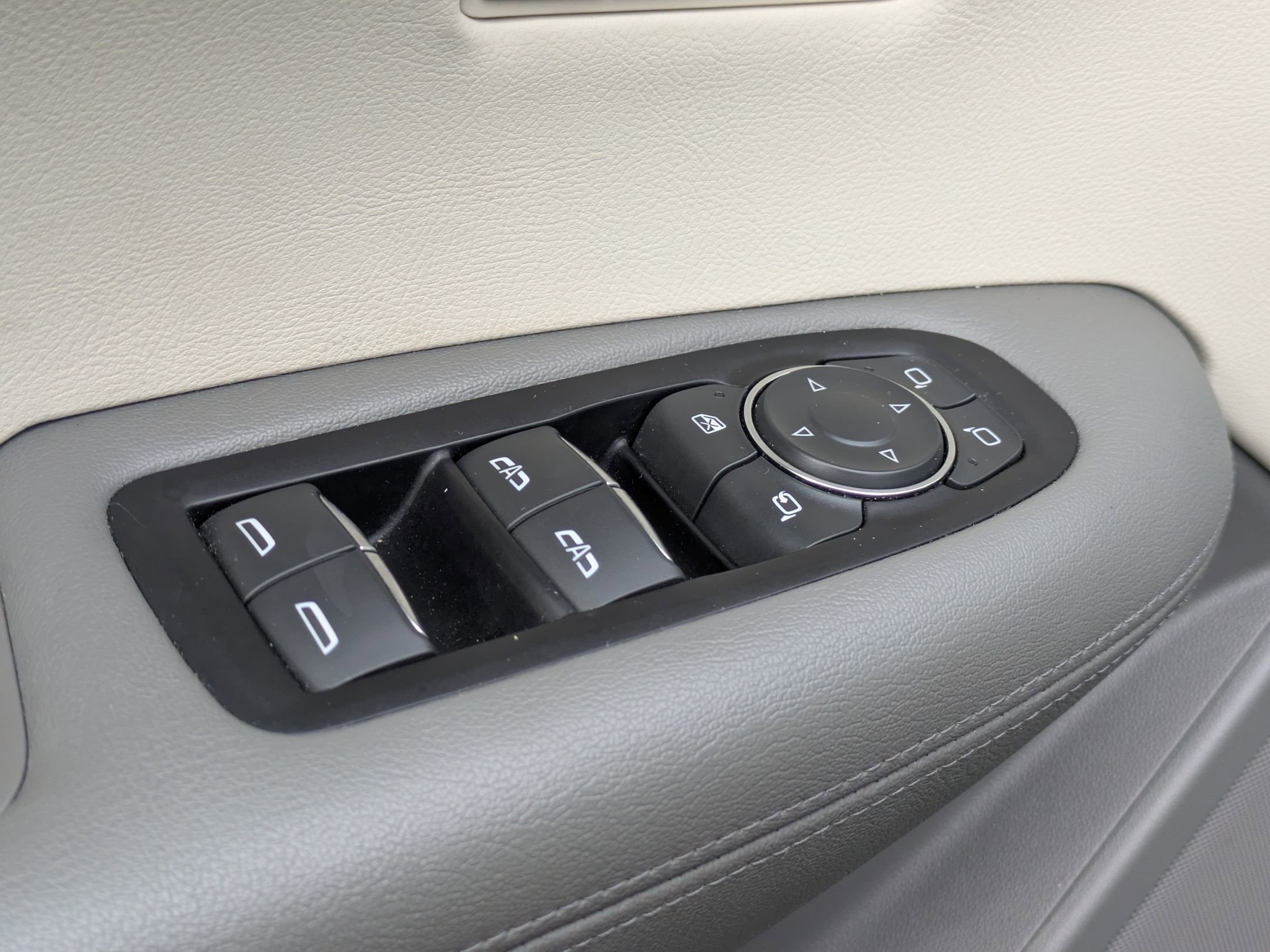 Used 2019 Cadillac XT5 Premium Luxury w/ Driver Assist Package image 11